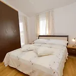 1 Апартаменты *