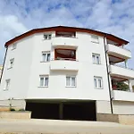 Apartman 1 *