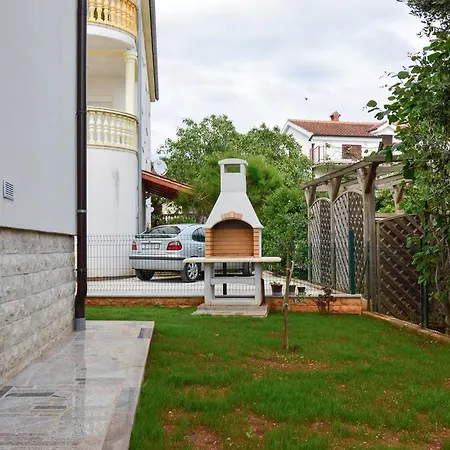 1 Apartment